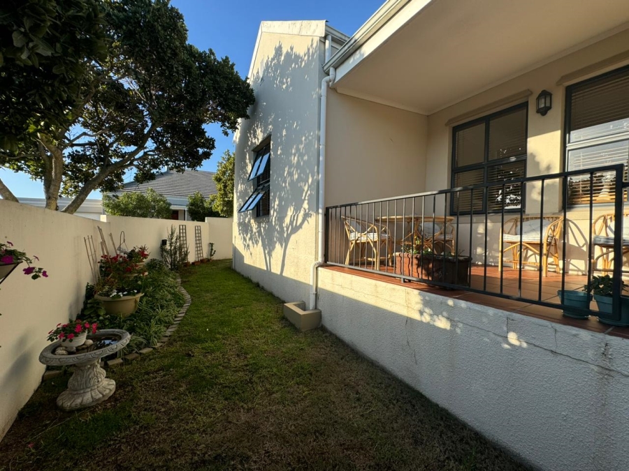 To Let 3 Bedroom Property for Rent in Royal Ascot Western Cape